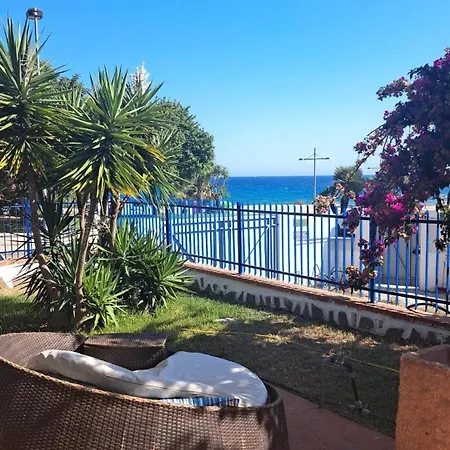 Fronte Mare Villa *
