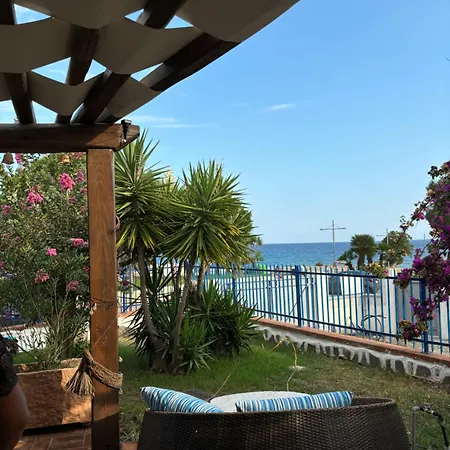 Villa Fronte Mare *